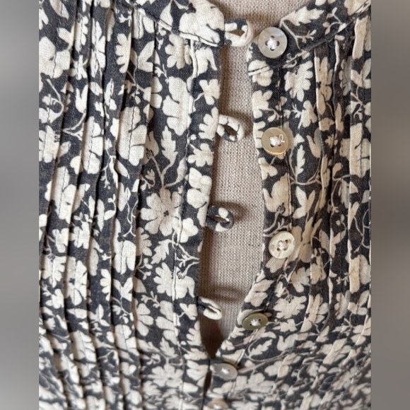 Faherty Isha Nusa Floral warm grey Pintuck Sheath Dress Size Medium - Picture 10 of 15